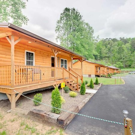 Bears Den Cabin With Porch About 5 Mi To Bryson City! Exterior photo