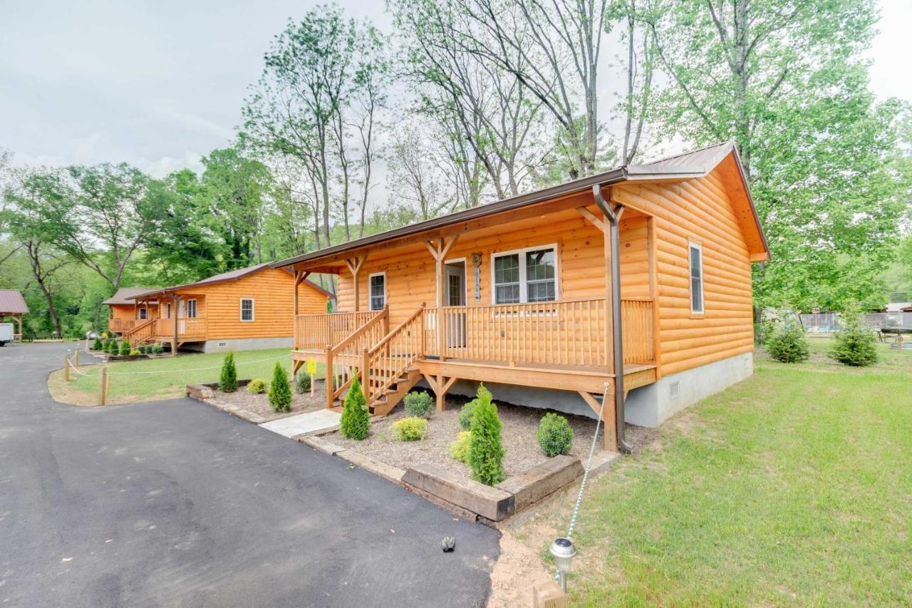 Bears Den Cabin With Porch About 5 Mi To Bryson City! Exterior photo